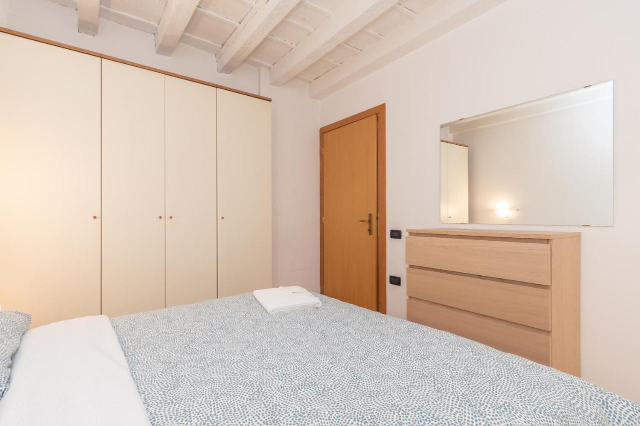 Appartamento Bilocale 1 Piazza Vittoria - Affitti Brevi Italia Brescia Eksteriør billede